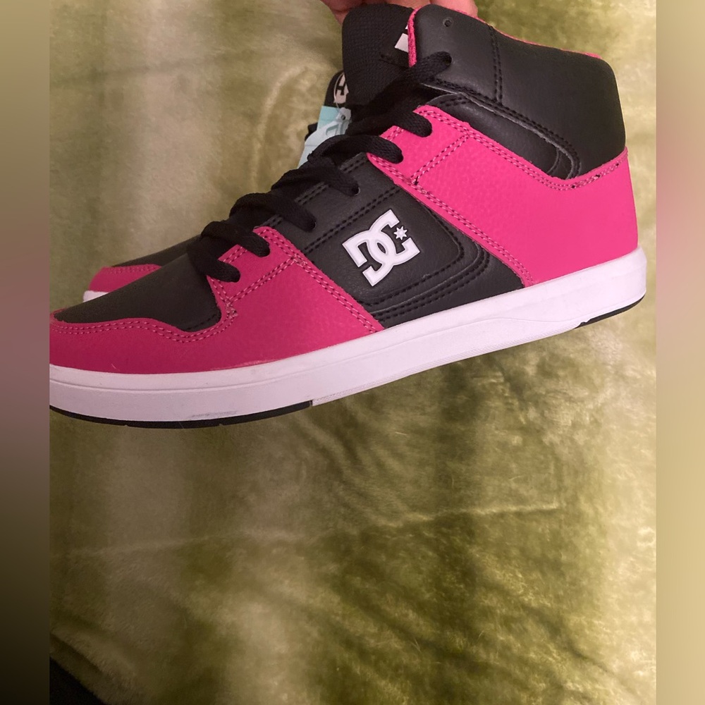 Woman’s DC shoes size 11